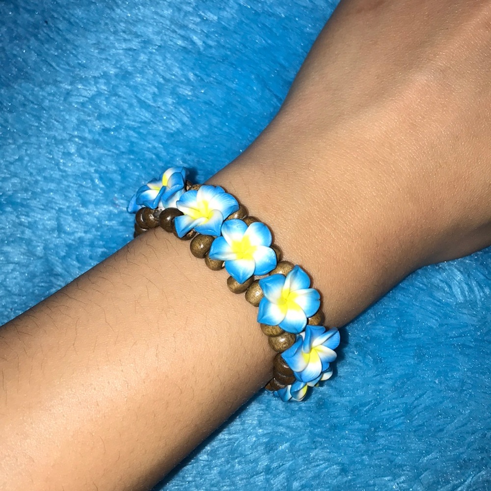 hawaiian flower bracelet